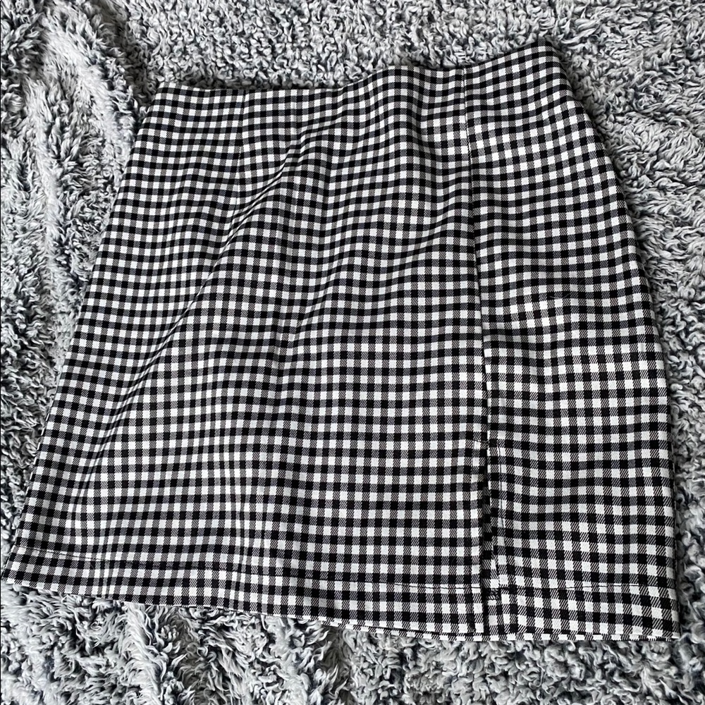 Black n white skirt